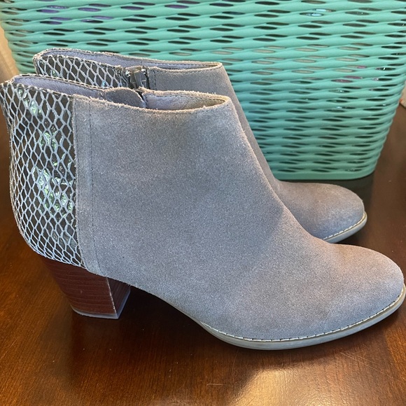 Vionic Women's Bromley Ankle Booties - Picture 5 of 9